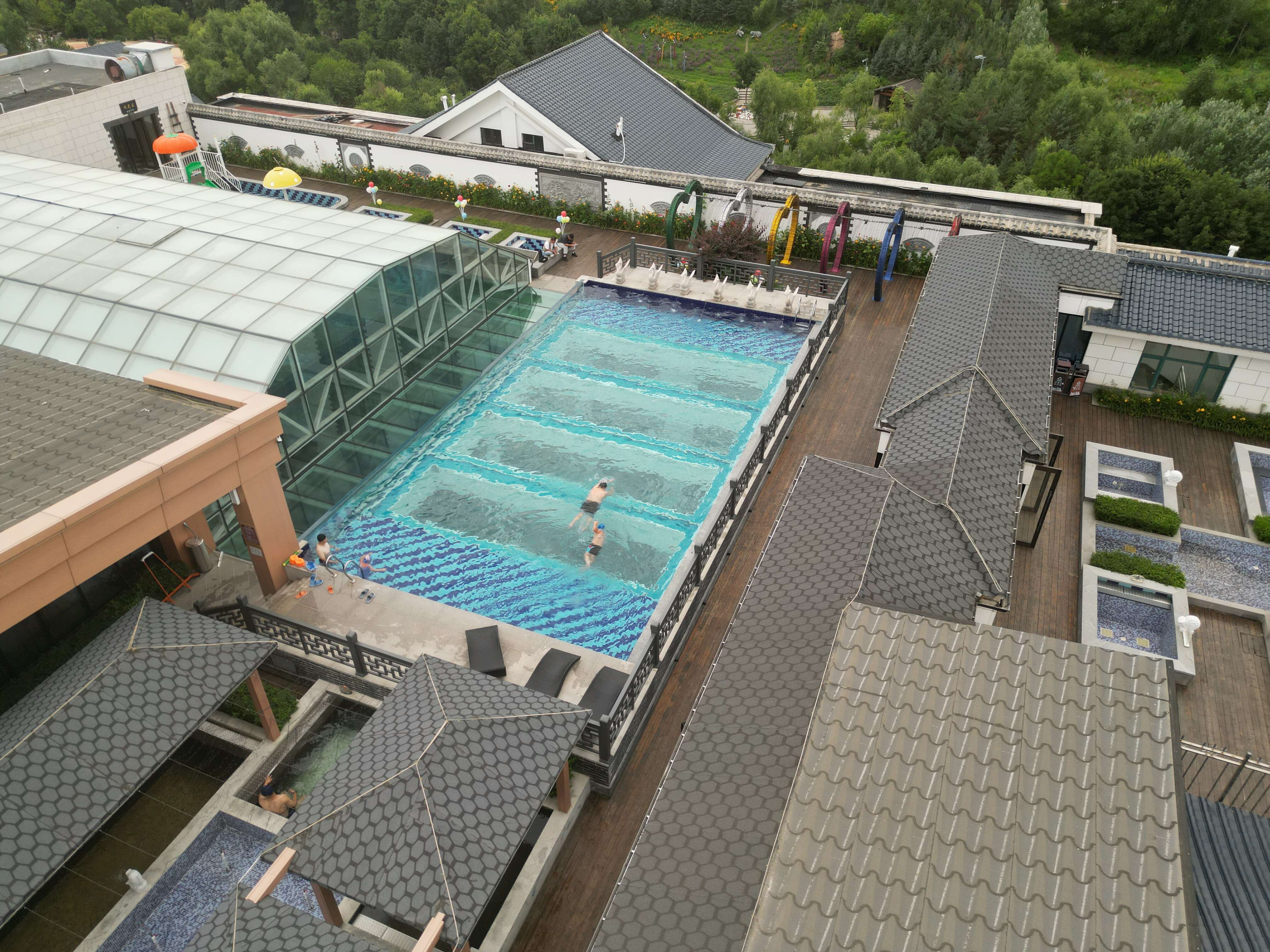 Jilin Dongwo Hotel Hanging Sky Acrylic Swimming Pool
