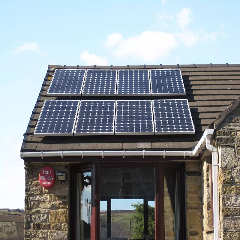 sada solárních panelů hybridního systému 5kW plus úložiště baterií