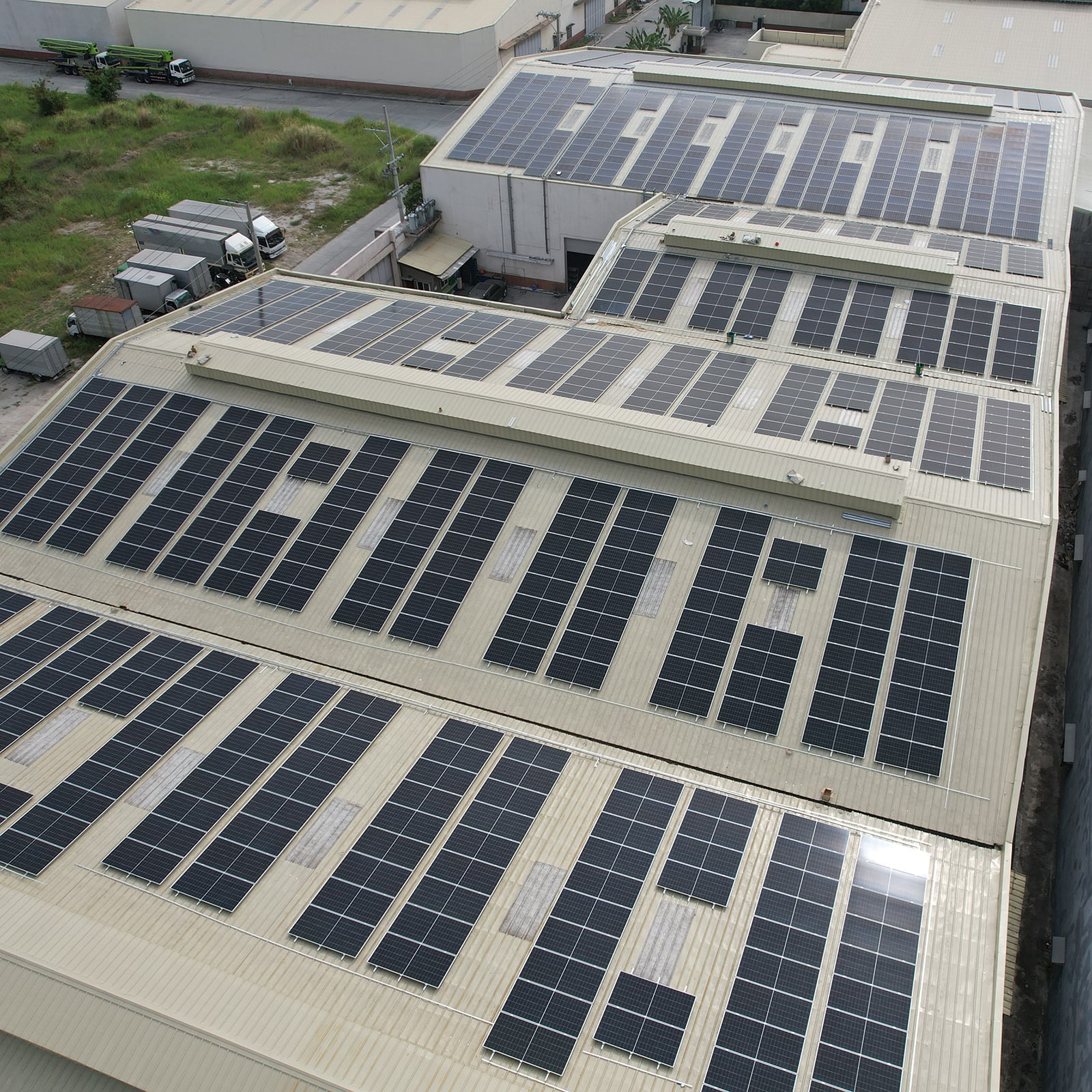 Phillipines Pretty door 500 KW industrial solar system