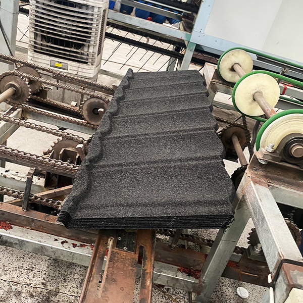 How to Choose the Right Stone Coated Roofing Tiles for Your Projec