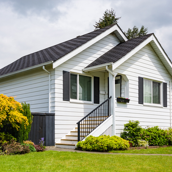 How to Calculate the Cost of House Siding for Wholesale Purchases
