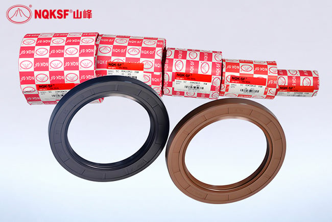 What are the Main Features of a TC Oil Seals?