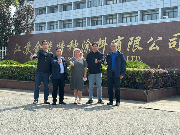 Foreign customers visit our company