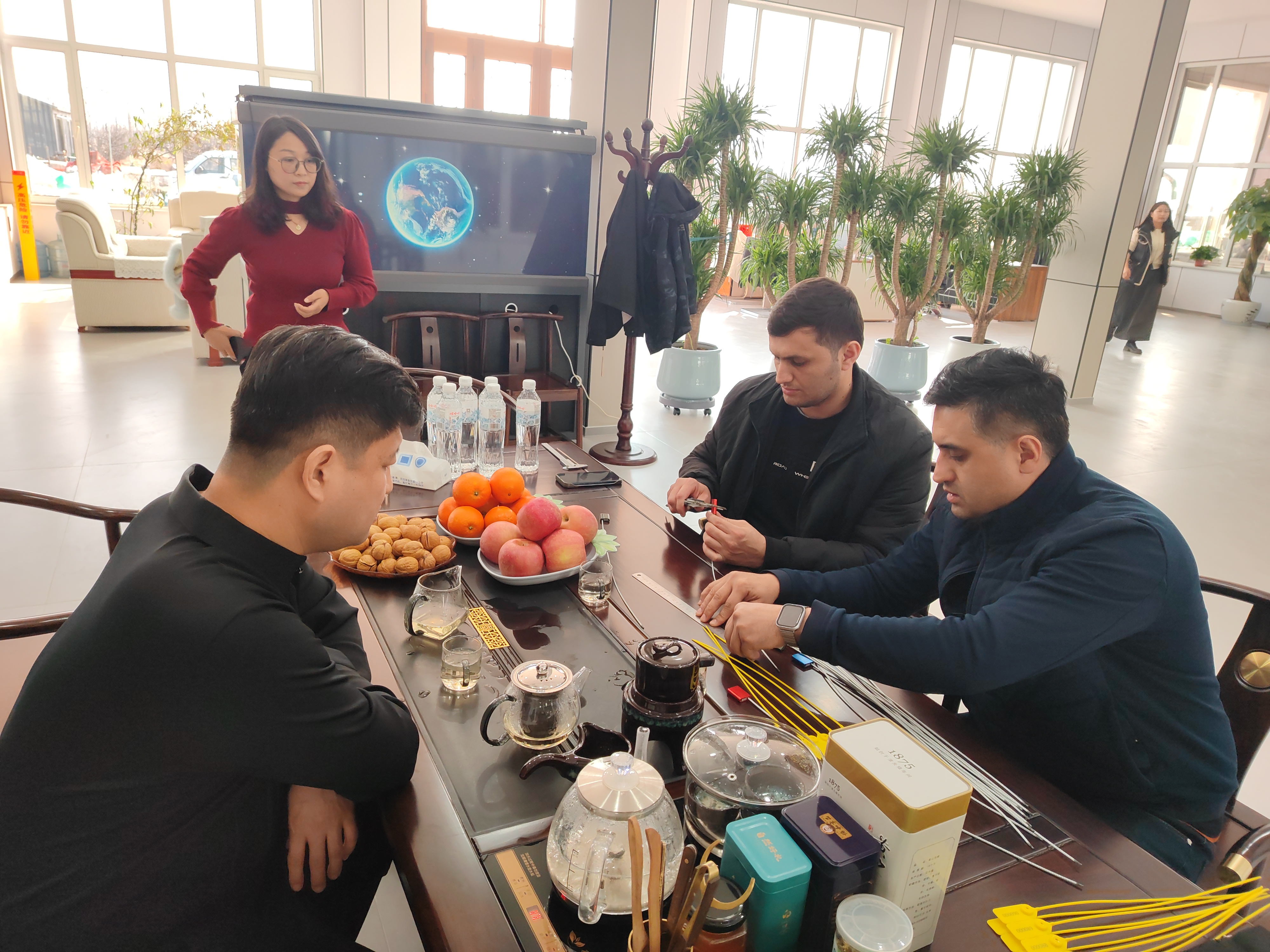 A Customer Visit from Tajikistan (2).jpg
