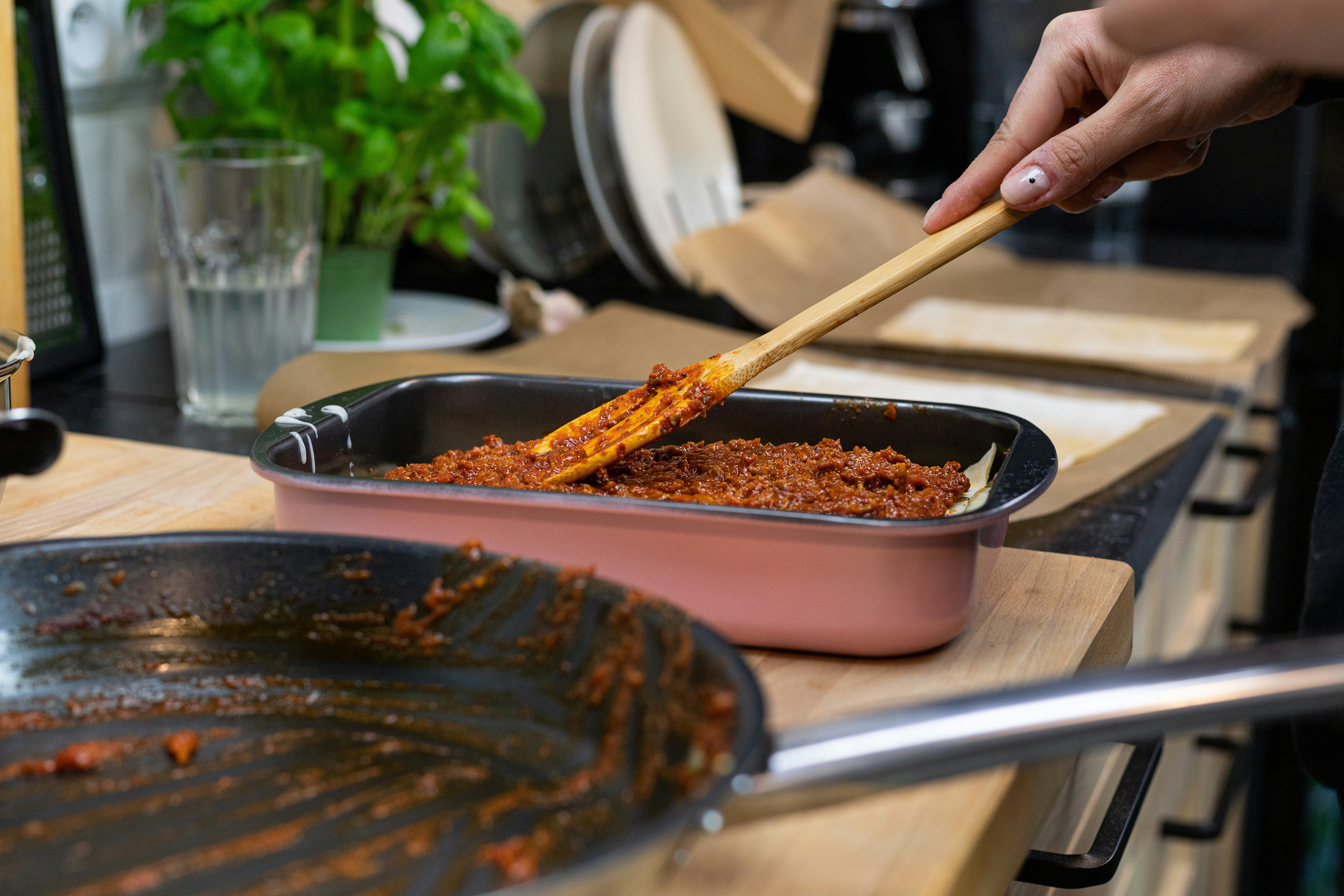 making meat ragù