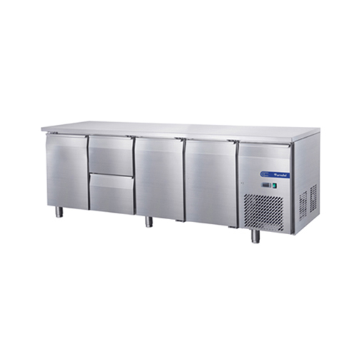 Furnotel FED22570CS320 podtečni hladilnik iz nerjavnega jekla z 3 vrati in 2 predali (540 L)