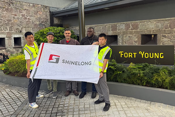 SHINELONG Kitchen team on fort young hotel