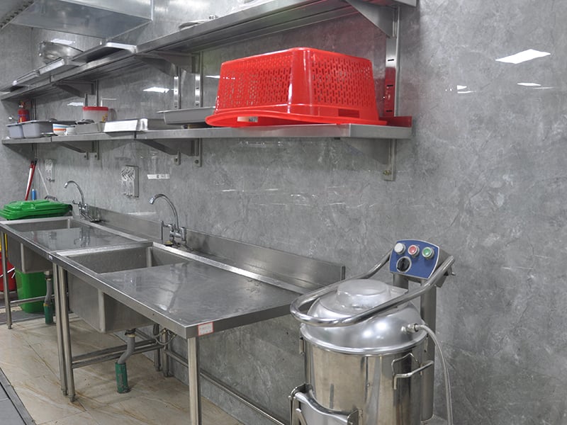 kitchen area.jpg