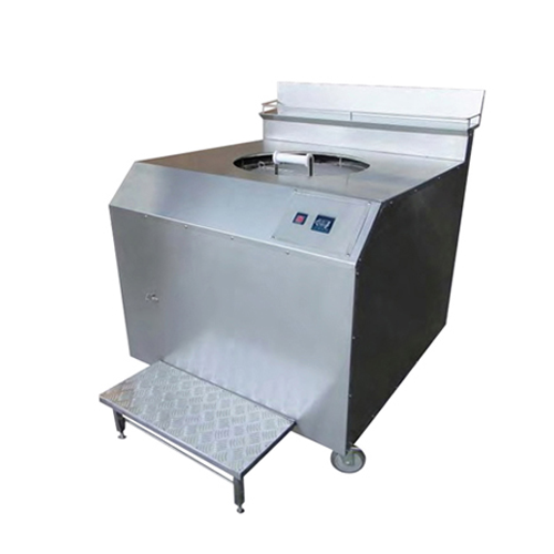 How does kitchen equipment in a 5-star hotel differ from a 3-star?