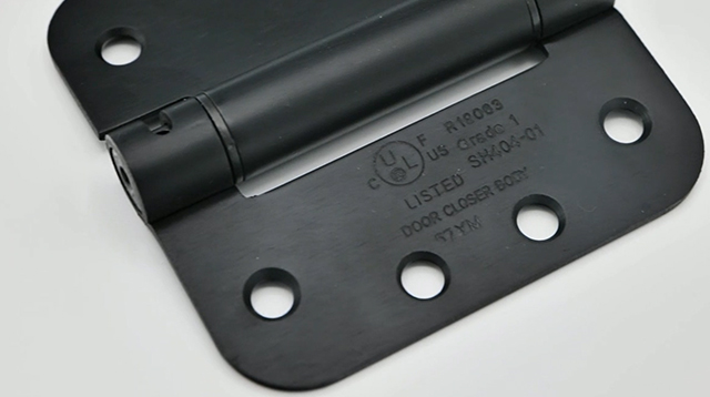 Self closing door hinge