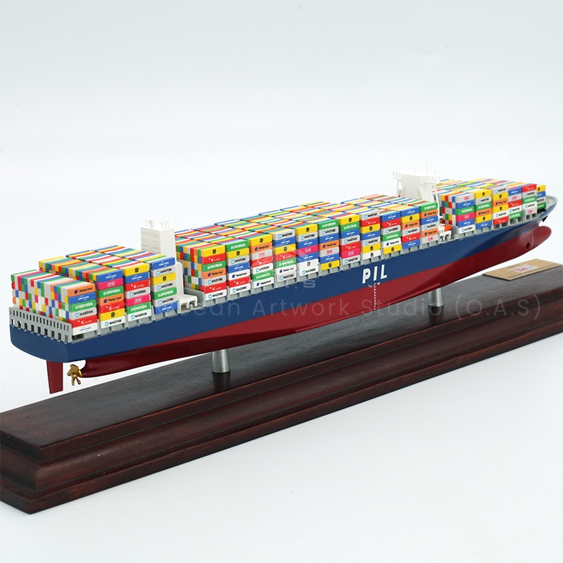 O.A.S Square simulation ship model factory full firepower, focus on Taiping container ship model batch creation. With professional technology, accurate restoration of Taiping ship shape, smooth lines of the ship body, full of container details. Enterprise customization can be integrated into the exclusive elements, the factory delivery is rapid, whether it is business gifts or publicity display, for the enterprise to present high-quality, highlighting the characteristics of the ship model.Amber@vesselmodel.com Tel: +86 18038048785