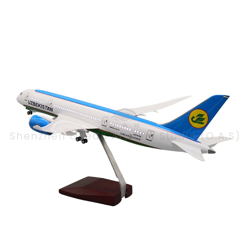 【LA】Boeing 787 Uzbek Airlines 1:130 flymodell med hjul, lys og lydkontroll