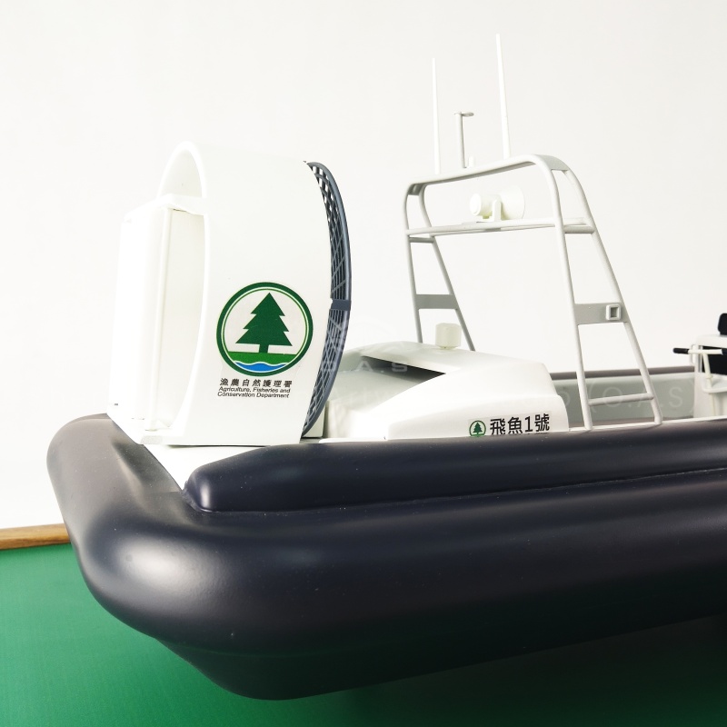 This hovercraft model produced by O.A.S is a clever restoration of its unique buoyancy system, the model process is fine, dynamic, and the hull lines are smooth, showing the high speed and stability of the hovercraft, which is the perfect choice for nautical and technological model lovers.Amber@vesselmodel.com Tel:+86 18038048785