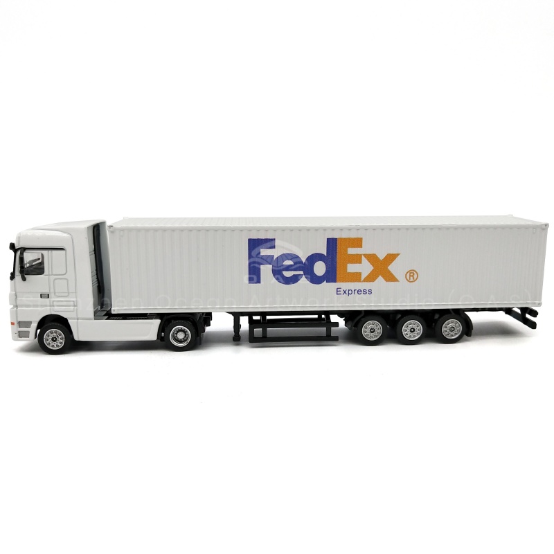 The O.A.S factory has focused on model customization for 17 years and now offers 1:87 FedEx alloy container truck model customization service. The model is made of high-quality alloy, the front and frame can be separated, the wheels can be turned flexibly, and the details of the real car are highly restored. Can accurately customize the corporate logo, into the brand elements. Whether it is a business gift, or a publicity display, it is very suitable, quality worry-free, free mail home. Amber@vesselmodel.com Tel: +86 18038048785