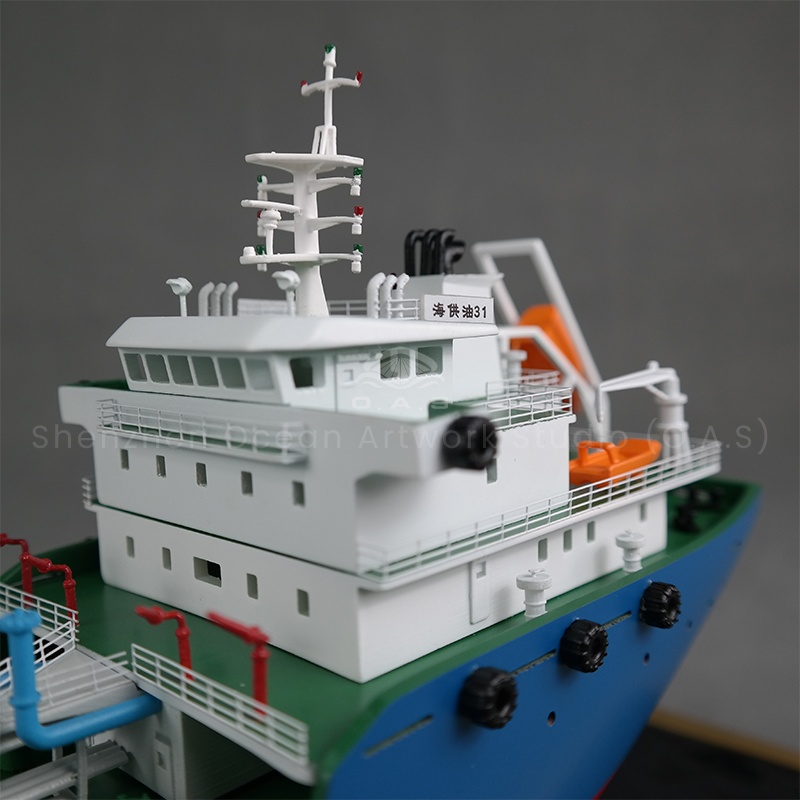 O.A.S made this 65cm oil ship model, customized by professional shipyards, is the ideal choice for shipping gifts. The shipyard has exquisite workmanship, and the appearance outline and cabin structure of the ship model are carefully restored, and every detail shows the quality. Batch customization, according to the needs of the integration of personalized elements, send this gift, not only reflect professional, but also convey good expectations.Amber@vesselmodel.com Tel: +86 18038048785