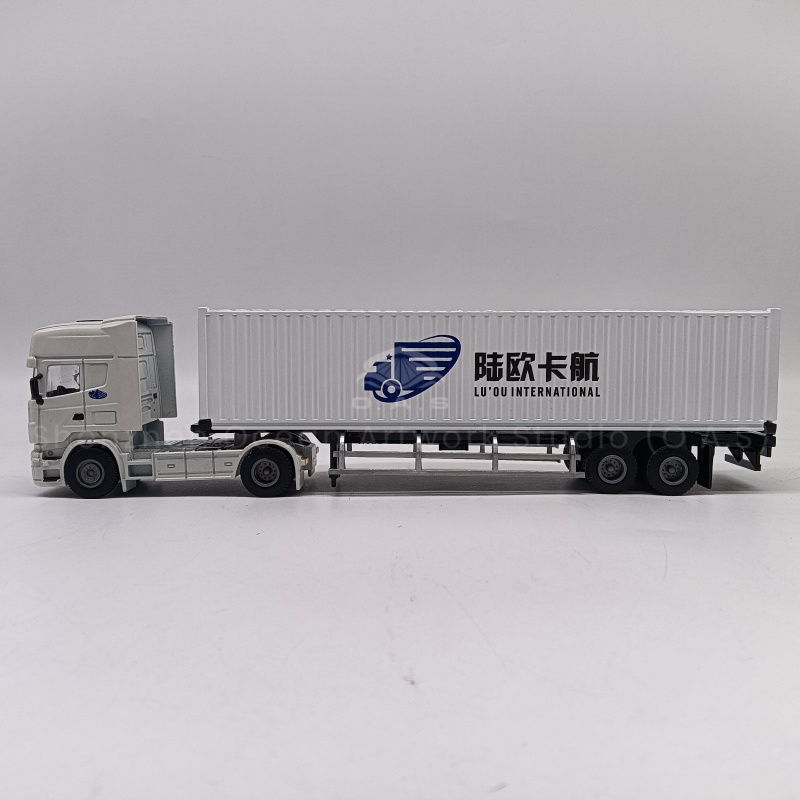 O.A.S logistics gift ship model factory, focusing on model customization for 17 years. 1:50 alloy container truck model, strictly according to the proportion of real cars, alloy material is strong and durable. From the body lines to the container details, it's perfectly reproduced. Support customization, whether it is corporate publicity, or employee benefits, you can create a unique and eye-catching collection card model. Amber@vesselmodel.com Tel: +86 18038048785