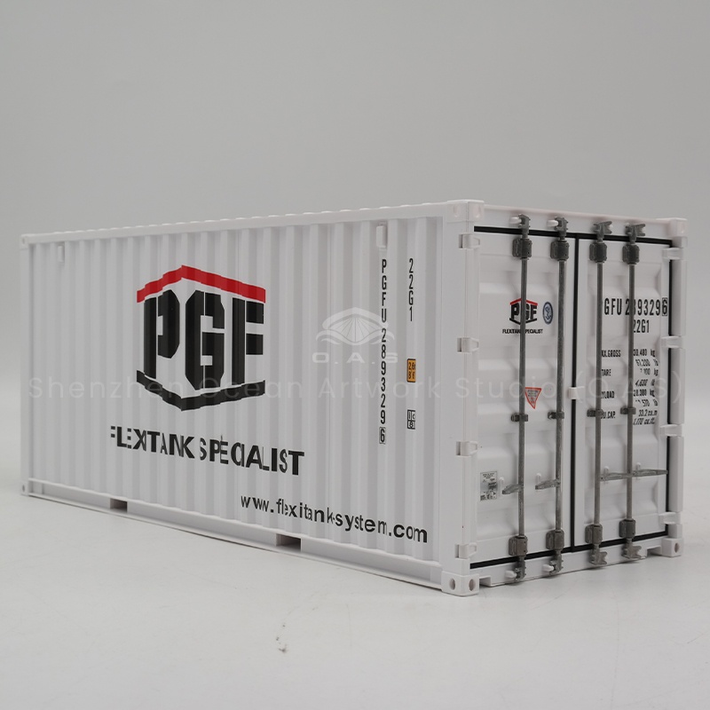O.A.S as a professional container model manufacturer, ingenuity to create 1:20 liquid bag model. The model strictly refers to the real specifications, fine reducing liquid bag and container construction, realistic details. Support logo customization, enterprises can integrate the exclusive logo for exhibition, exhibition hall display, can effectively attract attention, highlight the brand characteristics, help enhance the corporate image. Amber@vesselmodel.com Tel: +86 18038048785