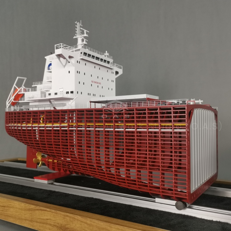This model boat produced by O.A.S is the perfect combination of craft and art. It is made of high quality materials and carefully sculpted to reveal every detail of the hull. The streamlined design of the hull, the detailed layout of the deck and the delicate construction of the parts on board all reveal the fine craftsmanship of the model.Amber@vesselmodel.com Tel:+86 18038048785