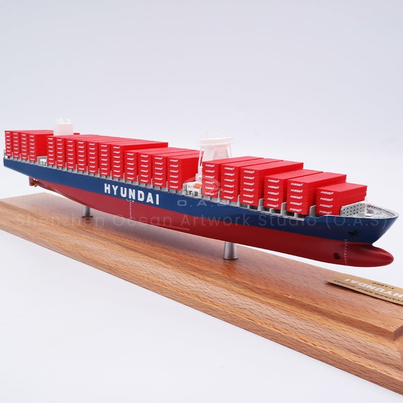 O.A.S simulation ship model factory launched 35cm modern container ship model enterprise customization service. Engraved with precision craft, the 35cm size is compact, portable and without loss of detail. Enterprises can integrate exclusive logo and design, whether it is office display or business gifts, can show the strength of enterprise shipping, highlight the unique style, and the customization process is efficient and intimate.Amber@vesselmodel.com Tel: +86 18038048785