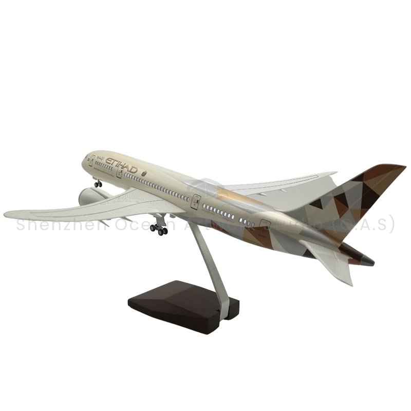 【LA】Flymodell som gave, skala 1:130, modellfly av type 787 fra Etihad Airways, 43 cm, Boeing-modellfly
