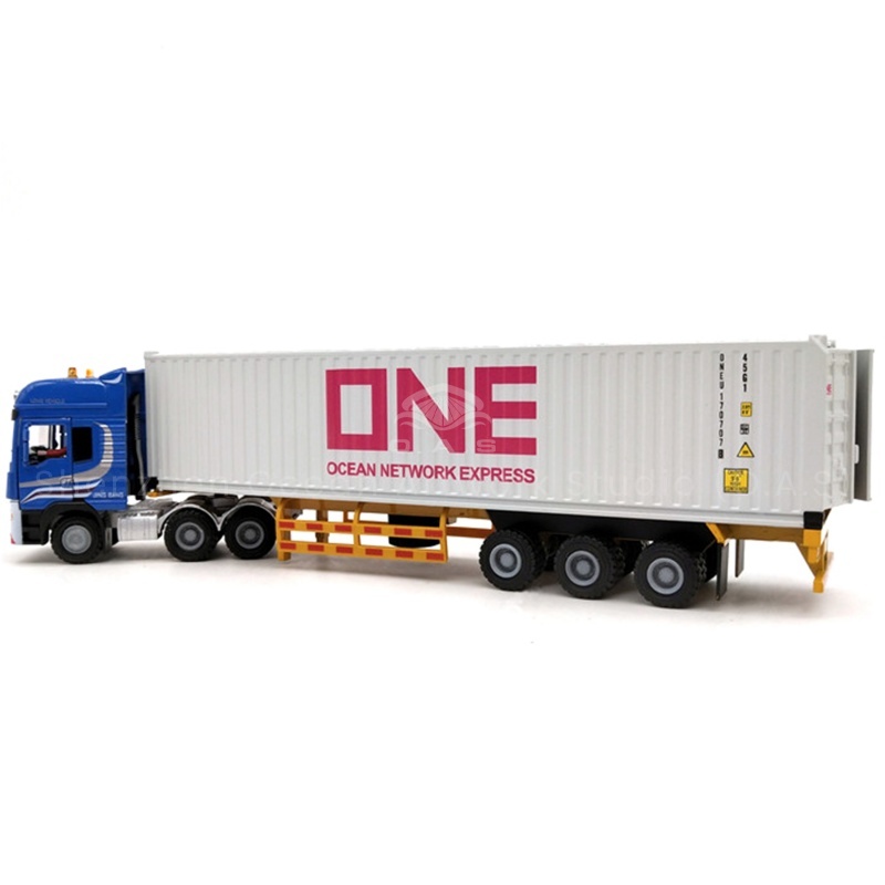 O.A.S ship model factory has focused on model customization for 17 years, and carefully created 1:50 custom alloy container car Benz collection card model. Carefully selected alloy material, durable and excellent texture, the appearance and details of the Mercedes-Benz collection card are accurately restored. The logo can be customized according to the company's needs, and the brand elements are perfectly integrated. As a company gift, show the mind and style, quality assurance, free mail home. Amber@vesselmodel.com Tel: +86 18038048785