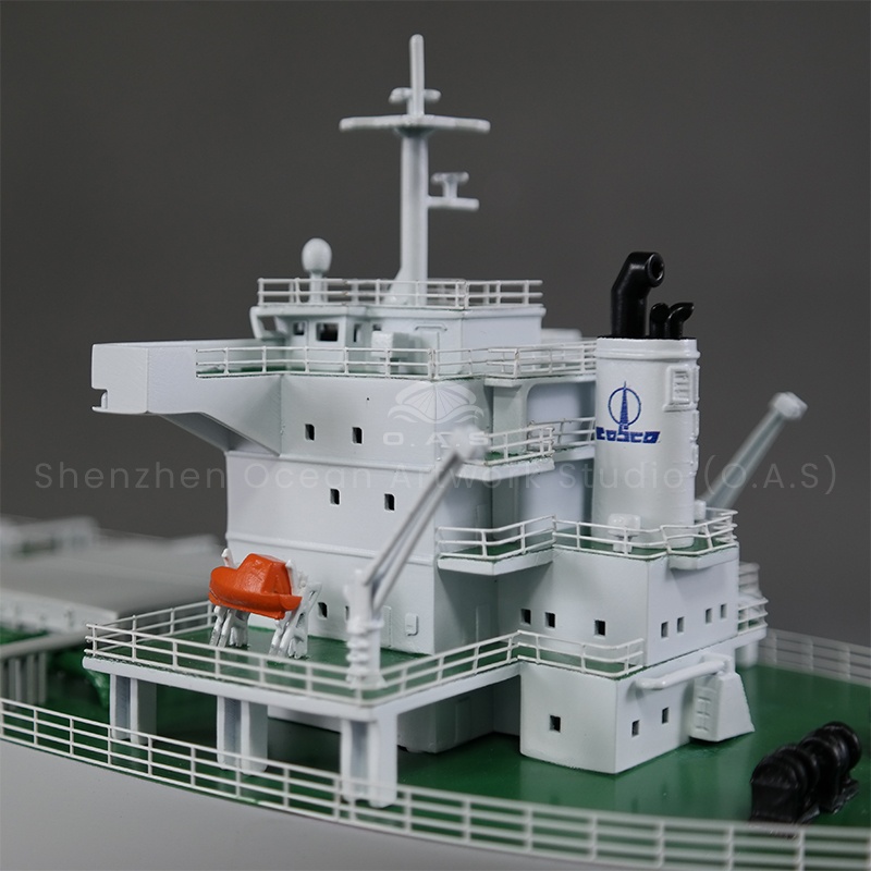 O.A.S produces this five-compartment dry bulk carrier model with its unique five-compartment design, carefully crafted with high-quality materials and fine details, perfectly demonstrating the structural characteristics and transportation efficiency of bulk carriers.Amber@vesselmodel.com Tel:+86 18038048785