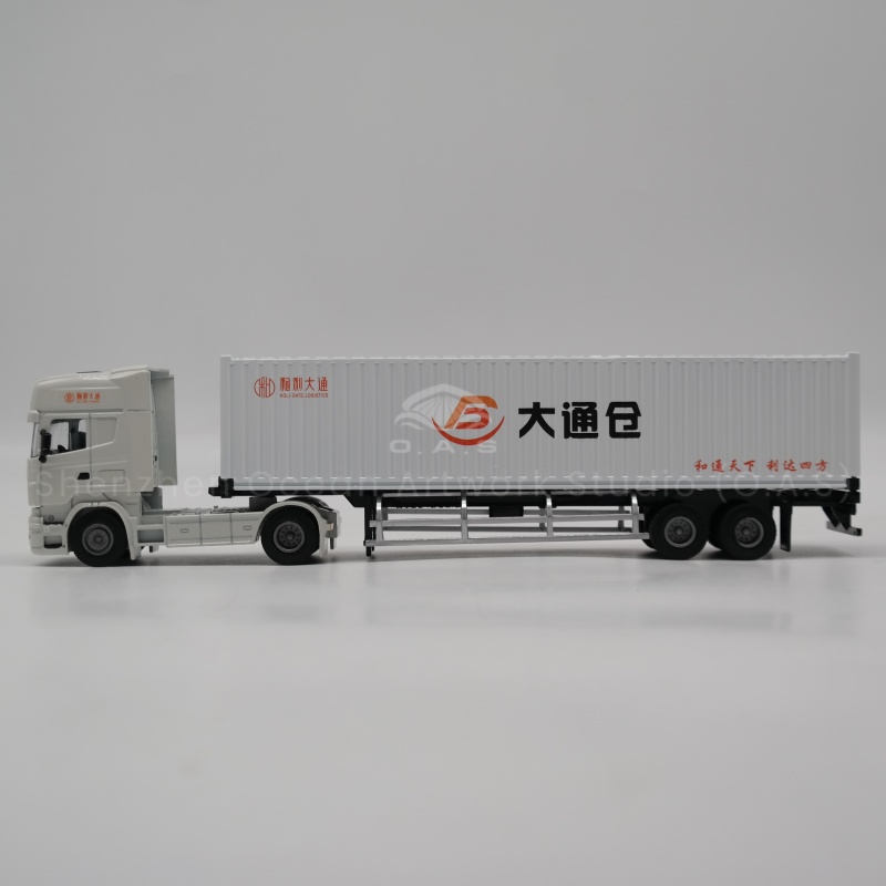 O.A.S container truck model manufacturers to create 1:50 set card model gifts for shipping companies. The model is carefully reproduced according to the real shipping collection card 1:50, from the appearance of the container to the construction of the locomotive is extremely realistic. It can integrate the exclusive logo and characteristic elements of Q enterprise into it, which is an excellent choice for shipping enterprises' business gifts and employee benefits. Amber@vesselmodel.com Tel: +86 18038048785