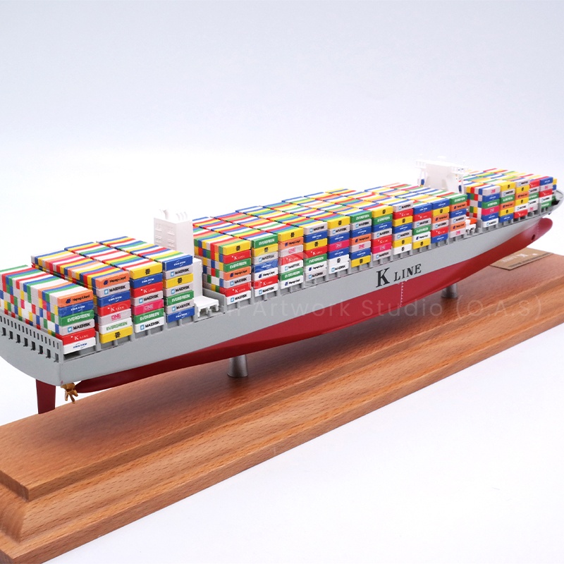 O.A.S models based on Kawasaki container ships are ideal for custom opening gifts. Ship model 1:1000 replica prototype, every detail is exquisite craftsmanship. Smooth lines, realistic structure, carrying the beautiful meaning of sailing. Taking it as a good gift for opening, it will certainly add a strength for the new cause to ride the wind and waves and flourish.Amber@vesselmodel.com Tel: +86 18038048785