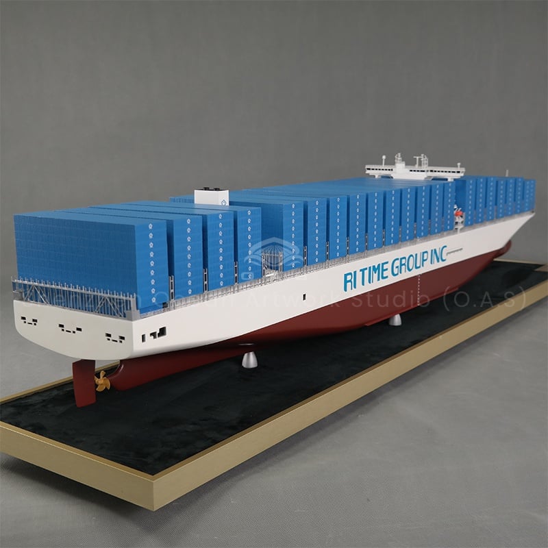This 157cm container ship model by O.A.S is built according to carefully customized drawings and is designed specifically for the Marine shipping sector. It accurately restores the real ship structure, the ship body lines are smooth, the container details are realistic. From drawings to finished products, each link is strictly controlled, highlighting excellent quality, is the best choice for Marine shipping related display and collection.Amber@vesselmodel.com Tel: +86 18038048785