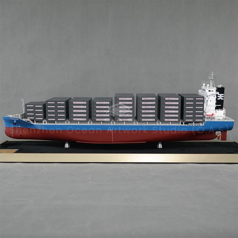 This 100cm container ship model by O.A.S is carefully built according to custom drawings. It is designed for shipping companies to highly restore real ships with fine craftsmanship. The lines of the ship are smooth, the containers are arranged neatly, and every detail shows the quality. Placed in the company, it is not only a delicate decoration, but also a symbol of the company in the shipping wave to break the waves and sail towards brilliance.Amber@vesselmodel.com Tel: +86 18038048785