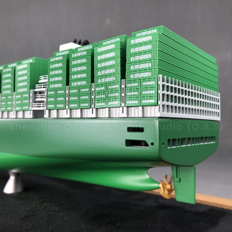 O.A.S ship model manufacturers, focusing on the enterprise to order 65cm shipping company container ship model. Based on 18000TEU ship type, carefully carved, ship structure, container details lifelike. As an opening gift, this ship model not only highlights the close relationship between the enterprise and the shipping industry, but also carries the beautiful meaning of setting sail and booming development.Amber@vesselmodel.com Tel: +86 18038048785