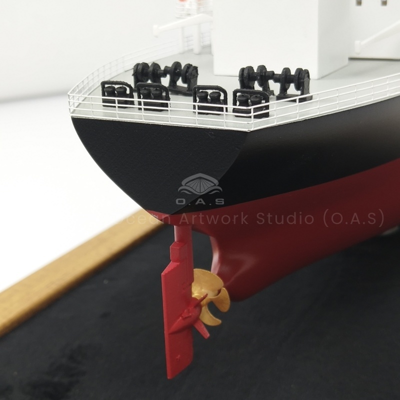 This nine-cabin dry bulk carrier model produced by O.A.S shows the majestic appearance of a large dry bulk carrier in detail. The nine cargo holds are arranged neatly, the hull design is scientific, the proportion is coordinated, and the craftsmanship is exquisite. The appearance of the model is highly simulated, and every detail has been carefully crafted.Amber@vesselmodel.com Tel:+86 18038048785