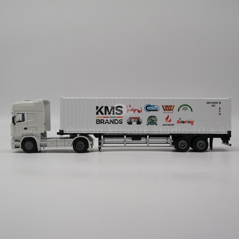 O.A.S logistics gift ship model factory, focusing on models for 17 years, ingenuity to create 1:50 alloy container truck model. Can be customized exclusive collection card, with alloy as the material, durable, fine restoration of each structure. Whether it is a corporate promotional gift or a high-end collection, it will show the quality and add a bright touch to your brand or hobby. Amber@vesselmodel.com Tel: +86 18038048785