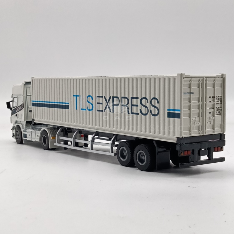 O.A.S ship model factory has focused on model customization for 17 years, and carefully created 1:50 custom alloy container car Benz collection card model. Carefully selected alloy material, durable and excellent texture, the appearance and details of the Mercedes-Benz collection card are accurately restored. The logo can be customized according to the company's needs, and the brand elements are perfectly integrated. As a company gift, show the mind and style, quality assurance, free mail home. Amber@vesselmodel.com Tel: +86 18038048785