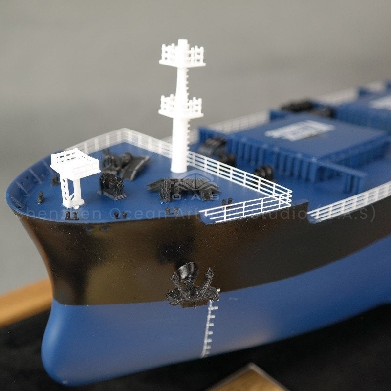 The bulk carrier model produced by O.A.S is characterized by its large hull and spacious cargo hold, with detailed structural details of the hull. The model is vivid in color and exquisite in workmanship, which is suitable as a collection or teaching model for sailing enthusiasts.Amber@vesselmodel.com Tel:+86 18038048785