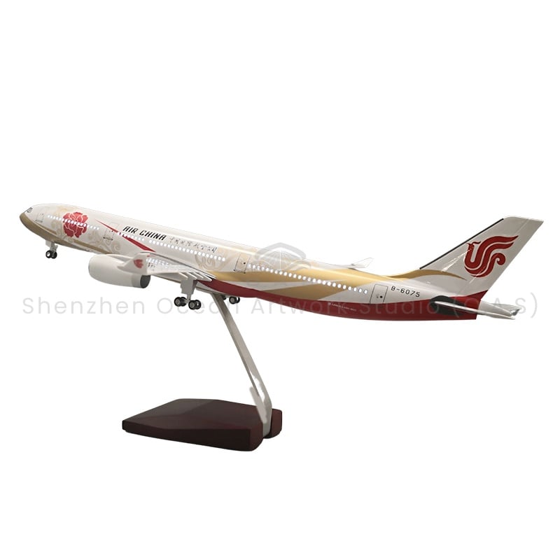 【LA】LED ABS Resin Airplane Model Airbus A330 Air China Size 47cm Scale 1:125 with LED Light and Landing Gear