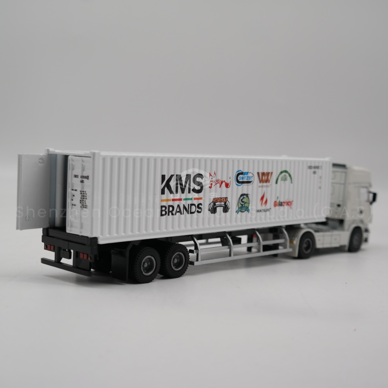 O.A.S logistics gift ship model factory, focusing on models for 17 years, ingenuity to create 1:50 alloy container truck model. Can be customized exclusive collection card, with alloy as the material, durable, fine restoration of each structure. Whether it is a corporate promotional gift or a high-end collection, it will show the quality and add a bright touch to your brand or hobby. Amber@vesselmodel.com Tel: +86 18038048785