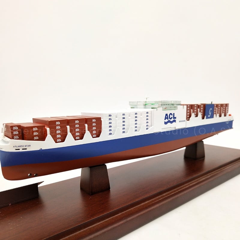O.A.S produced this 30cm simulation container ship model customization start! Professional team with exquisite technology, according to the real ship type carefully developed. Although the size is compact, details such as ship structure and container stacking are accurately restored. Support personalized customization, whether it is a unique painting, or exclusive logo, can be integrated into it to create a unique ship model boutique.Amber@vesselmodel.com Tel: +86 18038048785