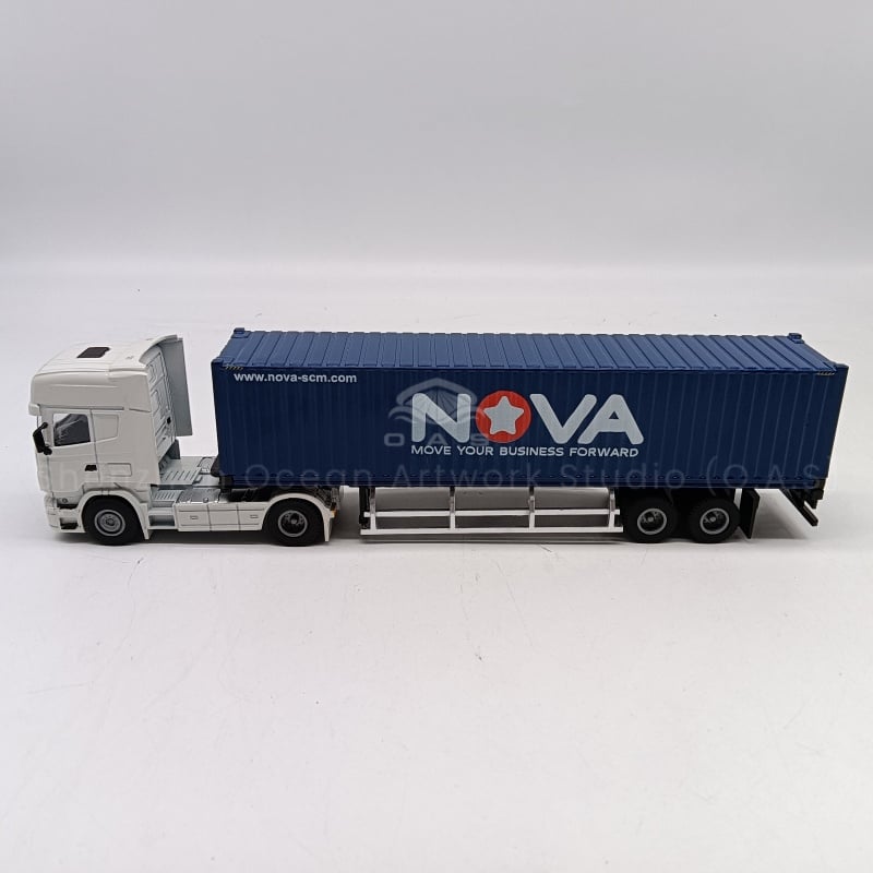 O.A.S factory focuses on model refinement and launches 1:50 logistics alloy container truck model. Based on IVeco collection card, using high-quality alloy, grinding through multiple processes, the body line is smooth, the container details are realistic. Support logo customization, the clever integration of corporate logos, whether it is a business gift, or for brand promotion, all show the style of the enterprise. Amber@vesselmodel.com Tel: +86 18038048785