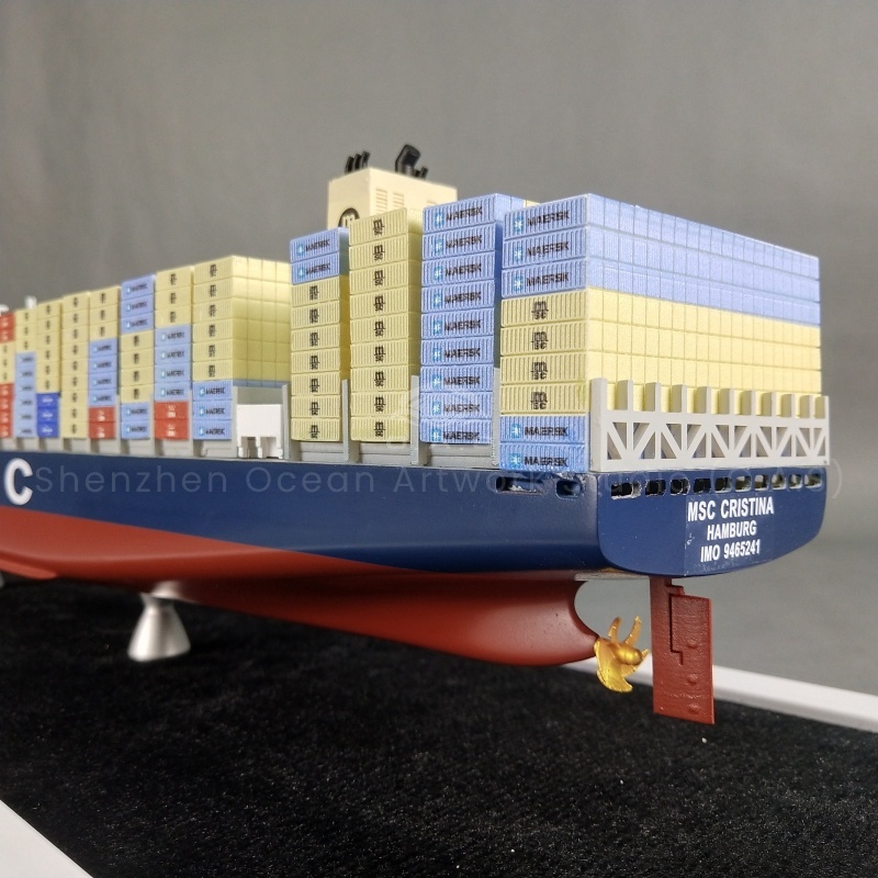 O.A.S simulation ship model factory, focusing on customizing all kinds of fine ship models. This 65cm container ship model can be developed and customized according to needs, from the hull structure to the details of the decoration, are carefully carved. As an opening gift, it means