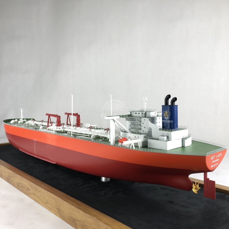 O.A.S produced this 120cm tanker model specially created for maritime exhibition, enterprises can be customized in small batches. We use exquisite technology to restore the outline and cabin structure of the tanker. Small batch customization is flexible and convenient, enterprises can integrate their own elements, in the maritime exhibition, with this ship model to highlight the strength, attract attention, and efficiently convey the professionalism and charm of the enterprise.Amber@vesselmodel.com Tel: +86 18038048785