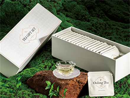 Luxury Loose Leaf Tea in Minimalist White Box