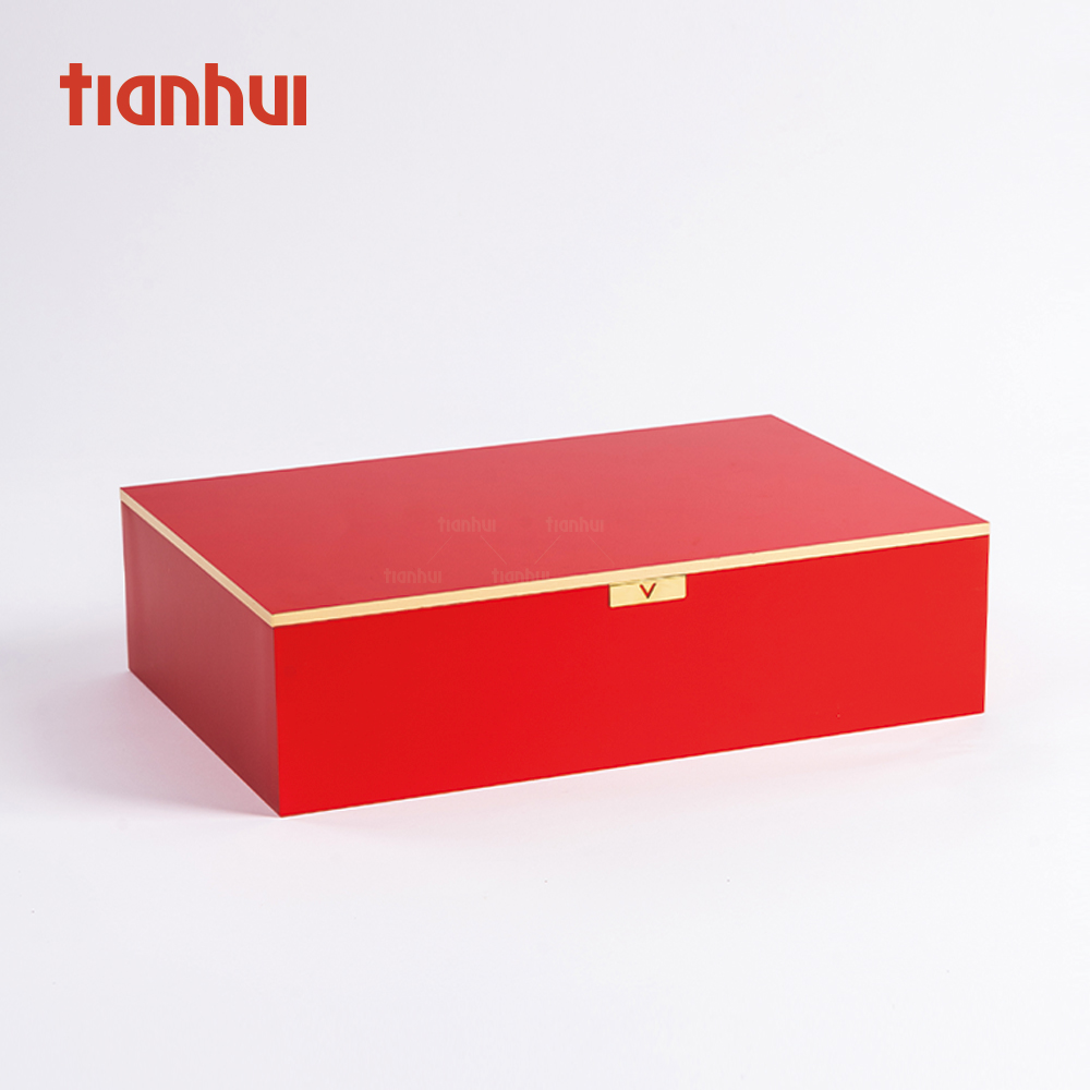 Tianhui Premium Flip-Top Lacquer Gift Box Magnetic Design Custom Printing Rigid Box