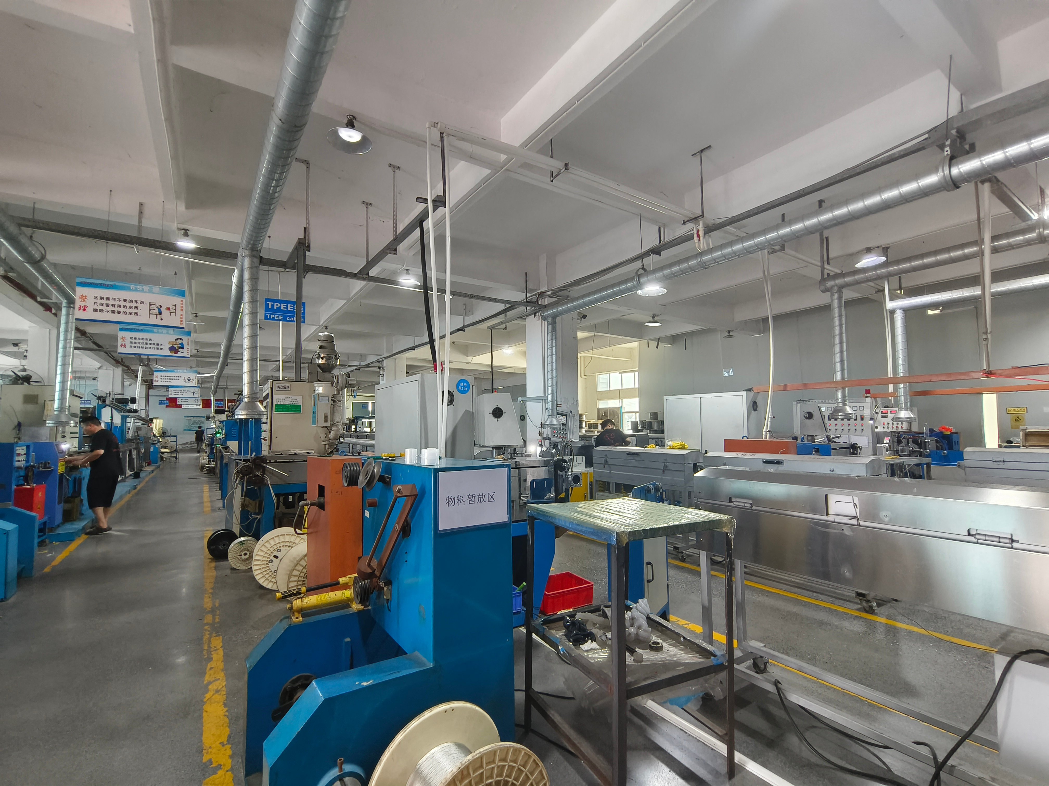 silicone wire extrusion.jpg