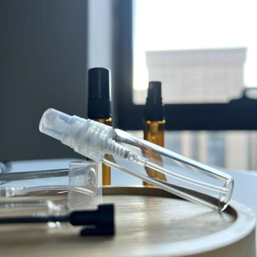 Unmatched Portability and Leak-Proof Reliability in Portable Fragrance Bottle Design