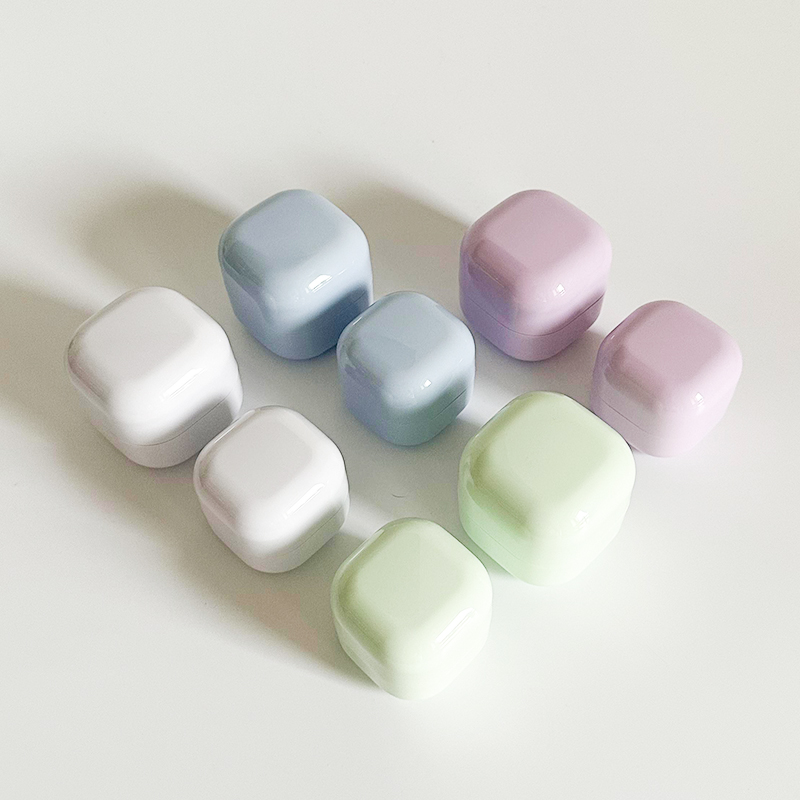 Customer Experiences with Plastic Cosmetic Jars