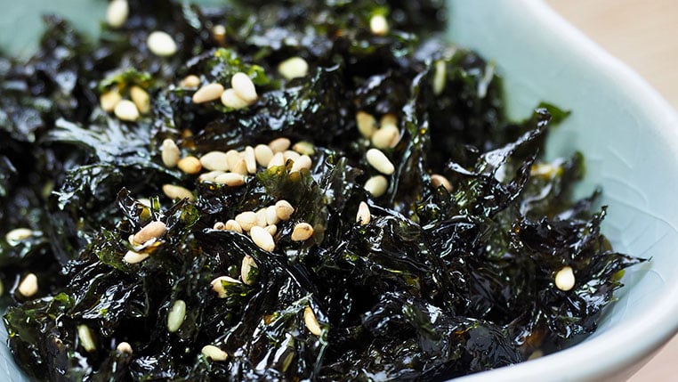 The health benefits of seaweed snacks and a guide to choosing