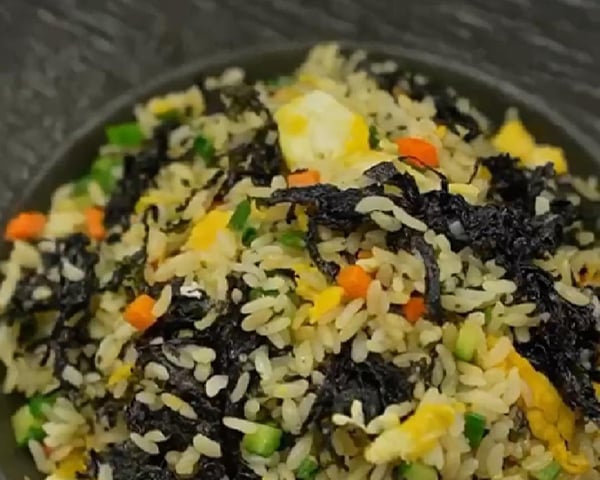 Chaoshan Seaweed Fried Rice with Egg