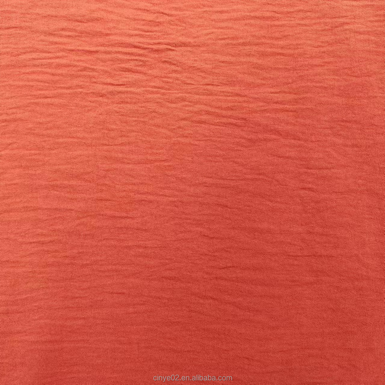 What makes crinkle fabric a popular choice among buyers