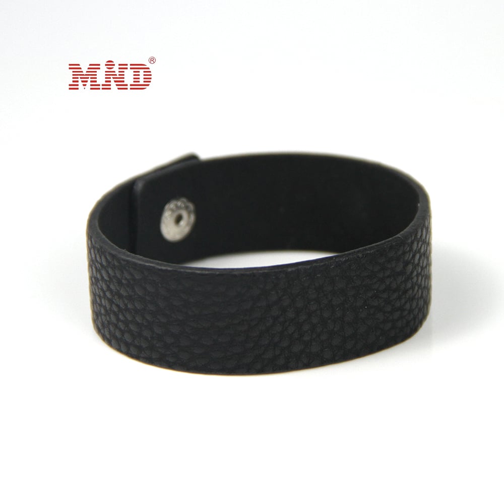 MW6A04 Luxury RFID Leather Wristband Simple Design Black NFC Bracelet
